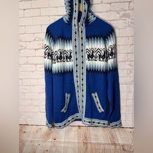 NWT Alpaca Warehouse Blue and White Patterned Zip-Up Sweater‎